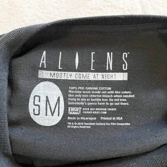 Fright Rags Aliens They Mostly Come At Night...Mostly Shirt Size Small - Picture 6 of 6